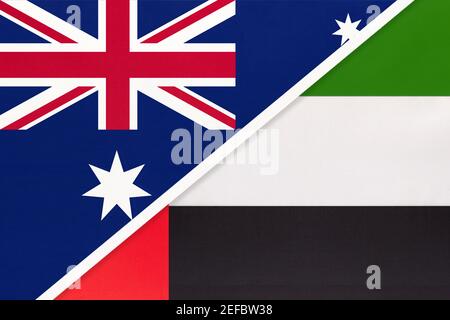 Australia e Emirati Arabi Uniti o Emirati Arabi Uniti, bandiere nazionali del tessuto. Relazioni, partnership e partite tra due paesi. Foto Stock