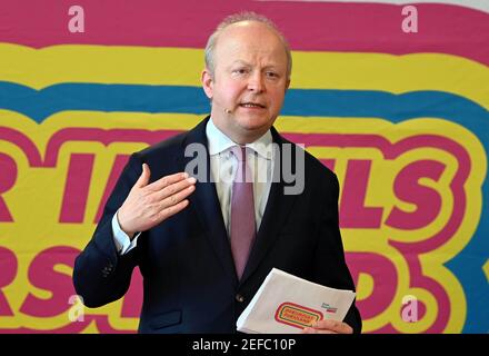 Karlsruhe, Germania. 17 Feb 2021. Michael Theurer, presidente di stato del FDP Baden-Württemberg, parla al mercoledì politico delle Ceneri del FDP Baden-Württemberg. A causa della crisi di Corona, il Mercoledì delle Ceneri si svolgerà in digitale per la prima volta quest'anno. Credit: Uli Deck/dpa/Alamy Live News Foto Stock