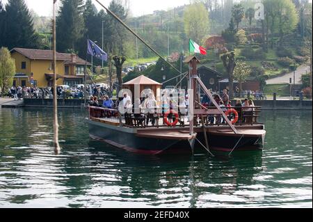 Europa, Italia, Lombardia, Imbersago, traghetto progettato da Leonardo da Vinci per attraversare il fiume Adda senza l'ausilio di motori, Foto Stock