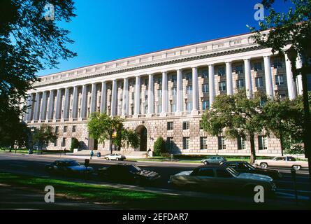 Facciata di un edificio governativo, edificio del Servizio delle Entrate interne, Washington DC, USA Foto Stock