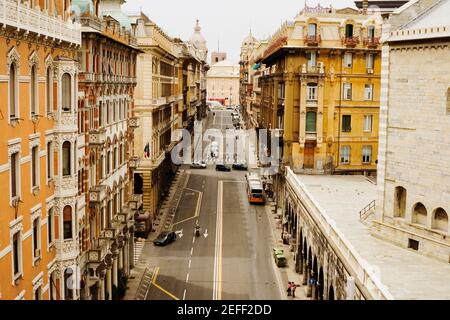 Vista ad alto angolo di una strada in una città, Via XX Settembre, Piazza De Ferrari, Genova, Liguria, Italia Foto Stock