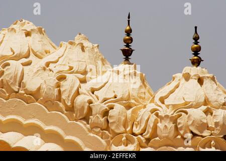 Vista in sezione alta delle cupole di un palazzo, Palazzo della Città, Jaipur, Rajasthan, India Foto Stock