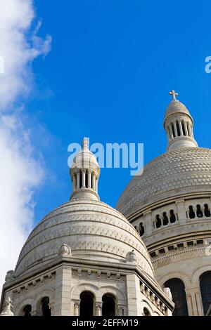 Vista in sezione alta di una basilica, Basilique Du Sacre Coeur, Parigi, Francia Foto Stock