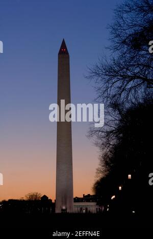 Vista ad angolo basso di una torre, Washington Monument, Washington DC, USA Foto Stock