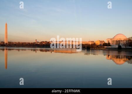 Edifici sul lungomare, Washington Monument, Jefferson Memorial, Washington DC, USA Foto Stock