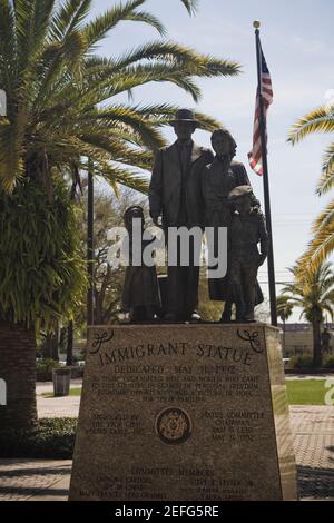 Statue in un parco, Ybor City, Tampa, Florida, Stati Uniti Foto Stock