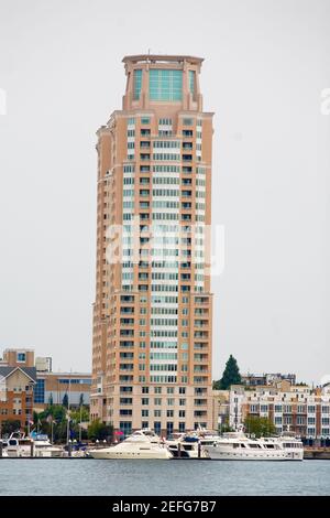 Edifici sul lungomare, World Trade Center, Inner Harbor, Baltimora, Maryland, STATI UNITI Foto Stock