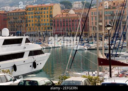 Barche ormeggiate in un porto, Bassin Lympia, Nizza, Francia Foto Stock