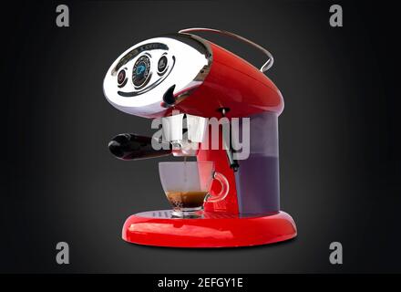 Macchina per caffè espresso rossa isolata su sfondo nero Foto Stock