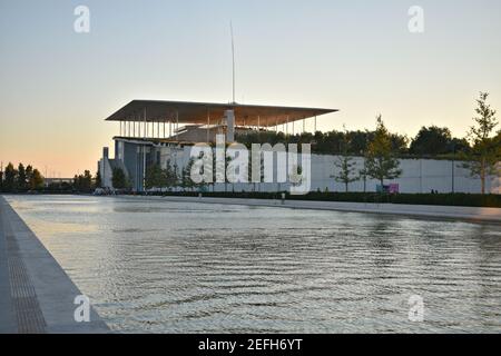 Vista panoramica sul canale del Centro Culturale Stavros Niarchos Foundation ad Atene, Grecia. Foto Stock