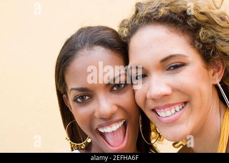 Ritratto di due ragazze adolescenti Foto Stock