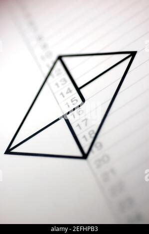 Primo piano di una busta prelevata su carta Foto Stock