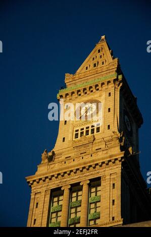 Vista ad angolo basso di una torre, Custom House, Boston, Massachusetts, Stati Uniti Foto Stock