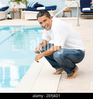 Ritratto di una metà adulto uomo sorridente Foto Stock