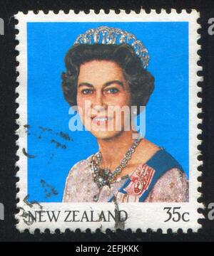 NEW ZEALAND - CIRCA 1985: Francobollo stampato dalla Nuova Zelanda, mostra la regina Elisabetta II, circa 1985 Foto Stock