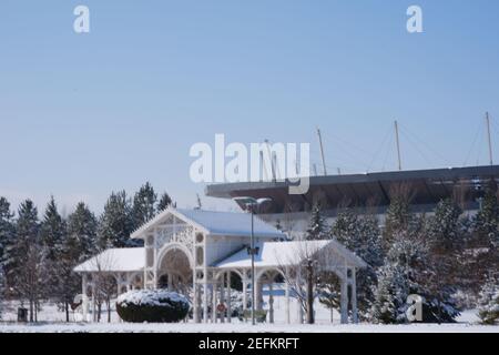 Vista dello stadio Eskisehir sulla nostalgica fermata del treno Foto Stock