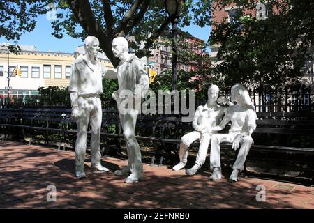 Christopher Park, monumento alla liberazione gay di George Segal, Christopher Street, Greenwich Village, Manhattan, New York City, STATI UNITI Foto Stock