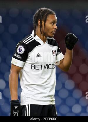 Turf Moor, Burnley, Lancashire, Regno Unito. 17 Feb 2021. Calcio della Premier League inglese, Burnley contro Fulham; Bobby Reid di Fulham Credit: Action Plus Sports/Alamy Live News Foto Stock