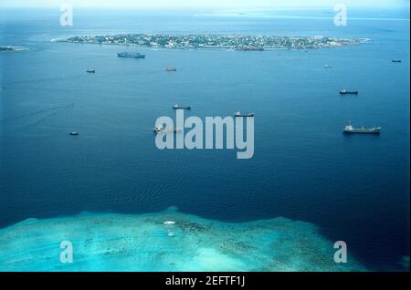 Vista aerea maschile - Maldive 1995 (Foto su film fotografico) Foto Stock