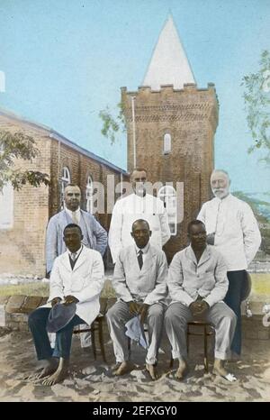 Ordinazione dei primi tre Pastori, Livingstonia, Malawi, ca. 1895-ca. 1915 (imp-cswc-GB-237-CSWC47-LS5-1-051). Foto Stock