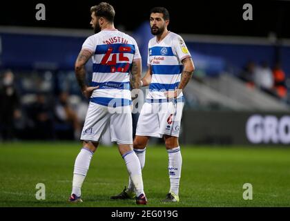 Londra, Regno Unito. 18 Feb 2021. 17 febbraio 2021; il Kiyan Prince Foundation Stadium, Londra, Inghilterra; Campionato di calcio inglese della Lega, Queen Park Rangers contro Brentford; Yoann Barbet of Queens Park Rangers con Charlie Austin of Queens Park Rangers Credit: Action Plus Sports Images/Alamy Live News Foto Stock