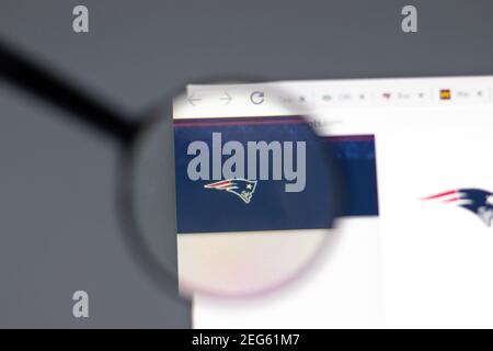 New York, USA - 15 febbraio 2021: Sito dei Patriots del New England in un browser con logo aziendale, editoriale illustrativo Foto Stock