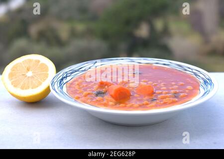 Cibo greco tradizionale, zuppa di fagioli, fasolada. Foto Stock