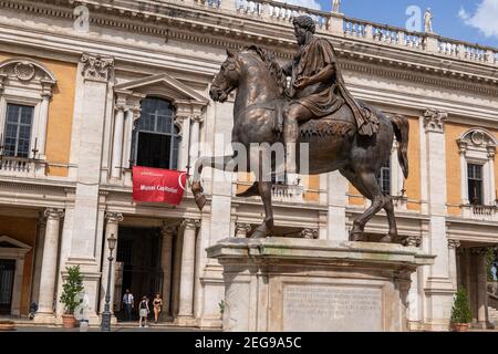 Statua equestre di Marco Aurelio sul Campidoglio, Piazza del Campidoglio, Roma, Italia Foto Stock