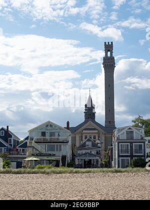 Immagine di Provincetown, tra cui il monumento ai pellegrini e la città sala Foto Stock