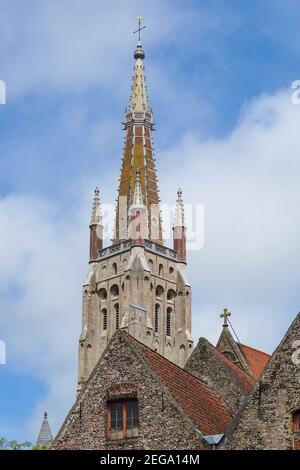 Torre della Chiesa di nostra Signora a Bruges, Belgio Foto Stock