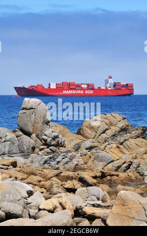 Hamburg Sud nave container vicino a Valparaiso, Cile Foto Stock