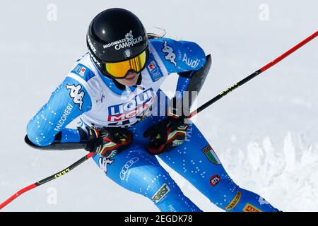 2/18/2021 - Laura Pirovano (ITA) ha concluso la gara in 26° posizione durante i Campionati mondiali DI SCI alpino 2021 FIS - Giant Slalom - Donne, gara di sci alpino a Cortina (BL), Italia, Febbraio 18 2021 (Foto di IPA/Sipa USA) Credit: Sipa USA/Alamy Live News Foto Stock