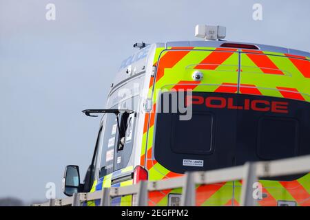 Una macchina fotografica mobile della polizia van , che cattura gli automobilisti in velocità sull'autostrada A1M a Wetherby, North Yorkshire. Foto Stock