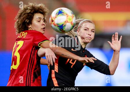 BRUXELLES, PAESI BASSI - FEBBRAIO 18: Kassandra Missipo del Belgio, Jackie Groenen dei Paesi Bassi durante la partita internazionale amichevole BE Foto Stock