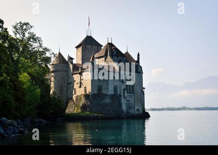 Montreux, Svizzera - 24 agosto 2019. Castello di Chillon sul lungolago Leman (Ginevra), Montreux Riviera, Svizzera. Foto Stock