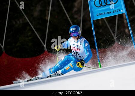 Cortina d'Ampezzo, Italia. 18 Feb 2021. CURTONI Elena in gara ai CAMPIONATI MONDIALI DI SCI ALPINO TELEPASS FIS 2021 Slalom Gigante Donna sul campo Olimpia delle Tofane nella catena dolomitica. Credit: MAURO DALLA POZZA/Alamy Live News Foto Stock