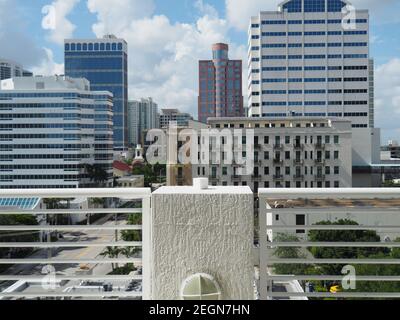 Skyline del centro di Fort Lauderdale Florida da un altro edificio Foto Stock