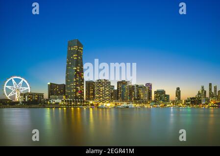 quartiere commerciale della città di melbourne (cbd) vicino al fiume yarra in australia Foto Stock