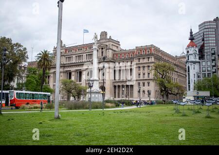 BUENOS AIRES - 15 ottobre 2019: Vista dei trasporti pubblici sulle strade della città di Buenos Aires in Argentina Foto Stock