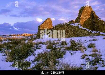 Rovine delle mura, Pueblo del Arroyo, Chaco Culture National Historic Park, New Mexico USA Foto Stock