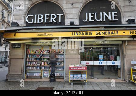 CHIUSURA DI UN'ICONICA LIBRERIA PARIGINA Foto Stock