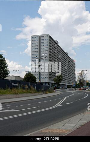 Superjednostka (unità residenziale) modellata su le Corbusier, nel centro di Katowice Foto Stock