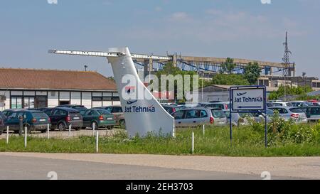 Belgrado, Serbia - 07 maggio 2018: Officina di riparazione aereo Jat Tehnika all'aeroporto Nikola Tesla di Surcin. Foto Stock