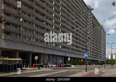 Superjednostka (unità residenziale) modellata su le Corbusier, nel centro di Katowice Foto Stock