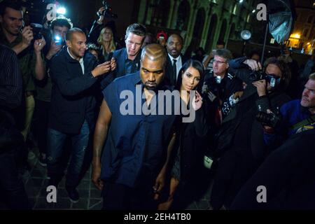 Kim Kardashian e suo marito Kanye West alla settimana della moda di Parigi. 25 settembre 2014. Parigi, Francia. Foto Stock