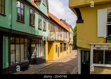 Elm Hill Norwich, vista delle strade nella zona di Elm Hill, che è lo storico quartiere medievale della città di Norwich, Inghilterra Foto Stock