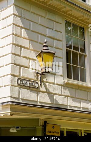 Elm Hill Norwich, vista delle strade nella zona di Elm Hill, che è lo storico quartiere medievale della città di Norwich, Inghilterra Foto Stock