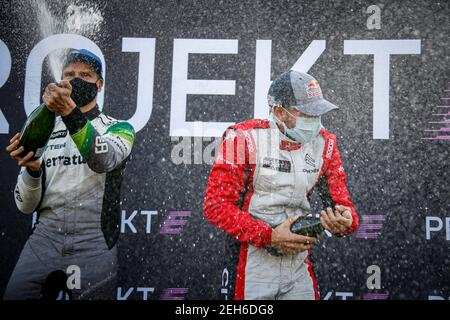 BAUMANIS Janis (LVA), Team Stard (AUT), Ford Fiesta, ritratto, Projekt e, RAYMOND Cyril (fra), Team Stard (AUT), Ford Fiesta, ambientazione da podio durante il Neste World RX di riga-Lettonia, 6° round del FIA World Rallycross Championship 2020, FIA WRX, il 20 settembre 2020 sulla Bikernieku Kompleksa Sporta Beze, a riga, Lettonia - Foto Paulo Maria / DPPI Foto Stock