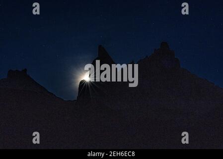 Notte d'autunno ad Aiguilles d'Ansàbere nel Cirque de Lescun (Valle d'Aspe, Pirenei Atlantici, Francia) Foto Stock