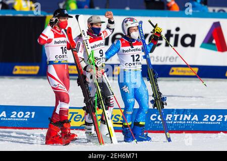 Labirinti, Cortina (BL), Italia, 19 Feb 2021, Marco Schwarz (AUT), Mathieu Faivre (fra) e Luca De Aliprandini (ITA) festeggiano dopo la gara nel corso dei Campionati mondiali DI SCI alpino 2021 - Giant Slalom - uomini, gara di sci alpino - Foto Francesco Scaccianoce / LM Foto Stock